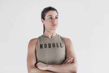 Nobull High-Neck Tank Classic Colors Linne Dam Ljusbruna | JZ5092764