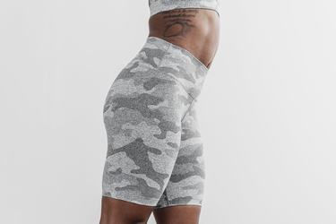 Nobull High-Rise 8" Plush Heather Shorts Dam Vita Camo | OD3091546